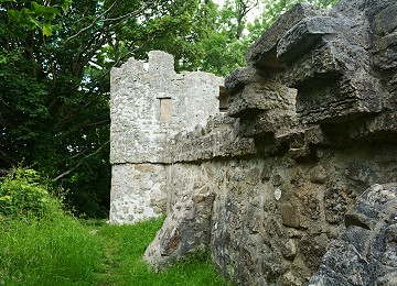 Aberlleiniog castle walls