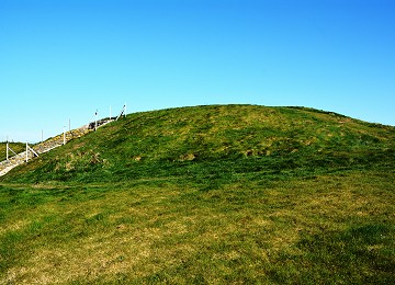 Barclodiad Y Gawres burial chamber from side