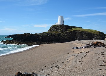 Twr Mawr Lighhouse and beach on Llanddwyn Island