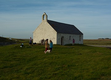 St cwyfans with visitors